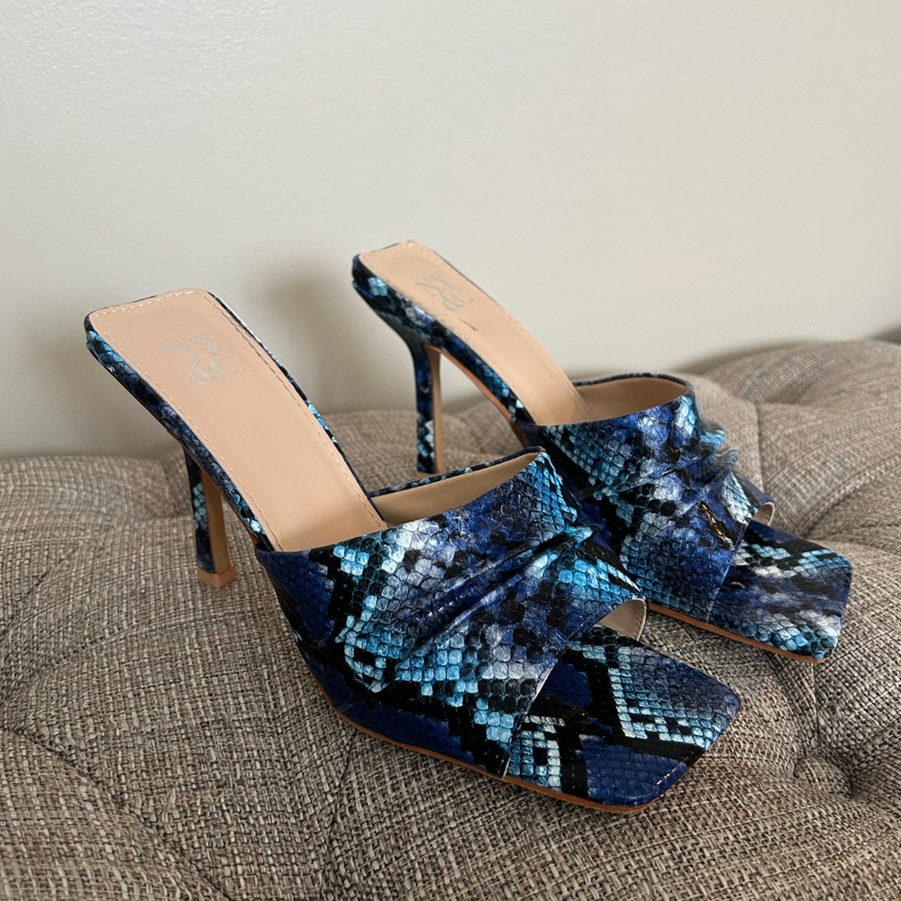 Blue Snake Print Women's Heels